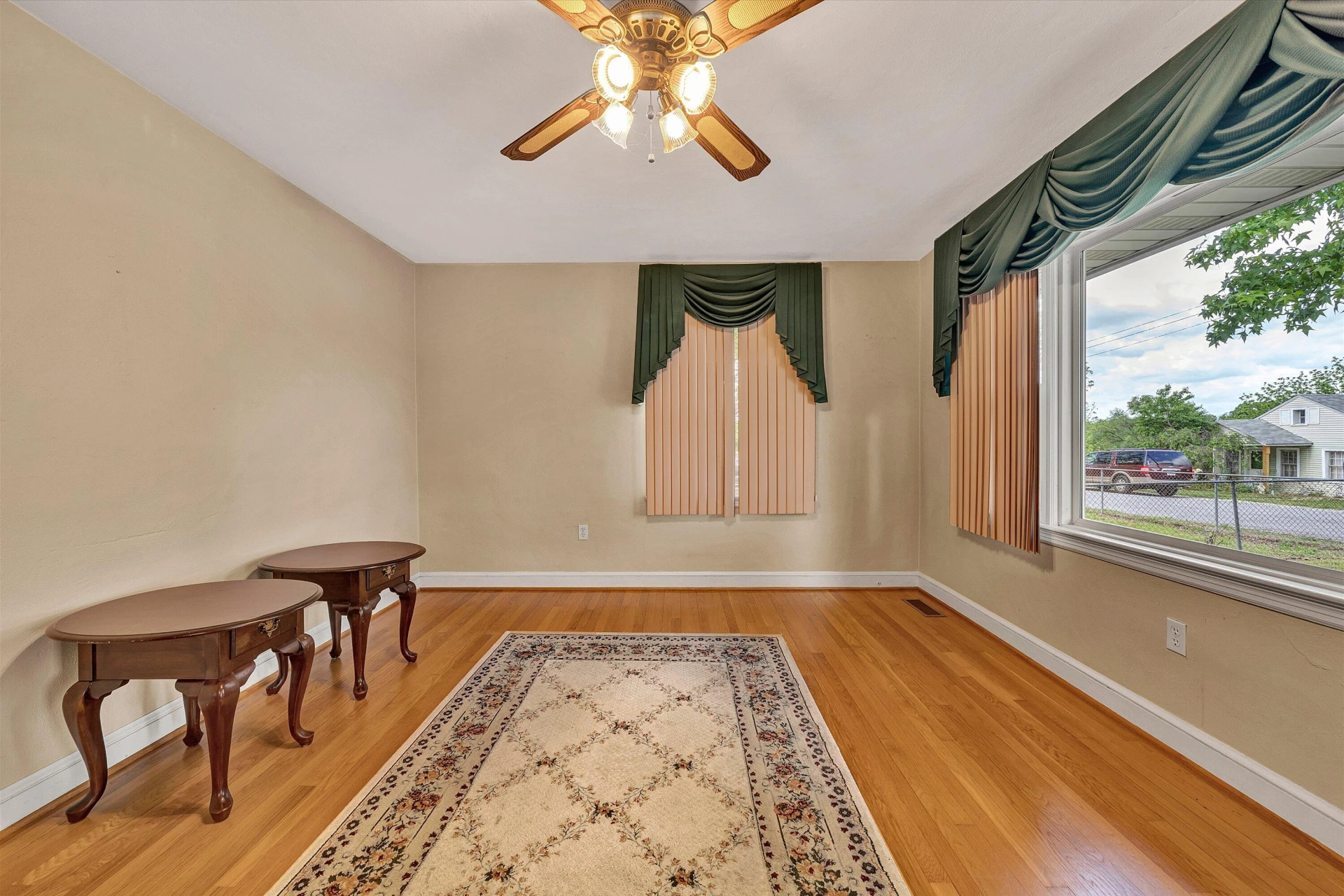 2251 Moir ST - Photo 5