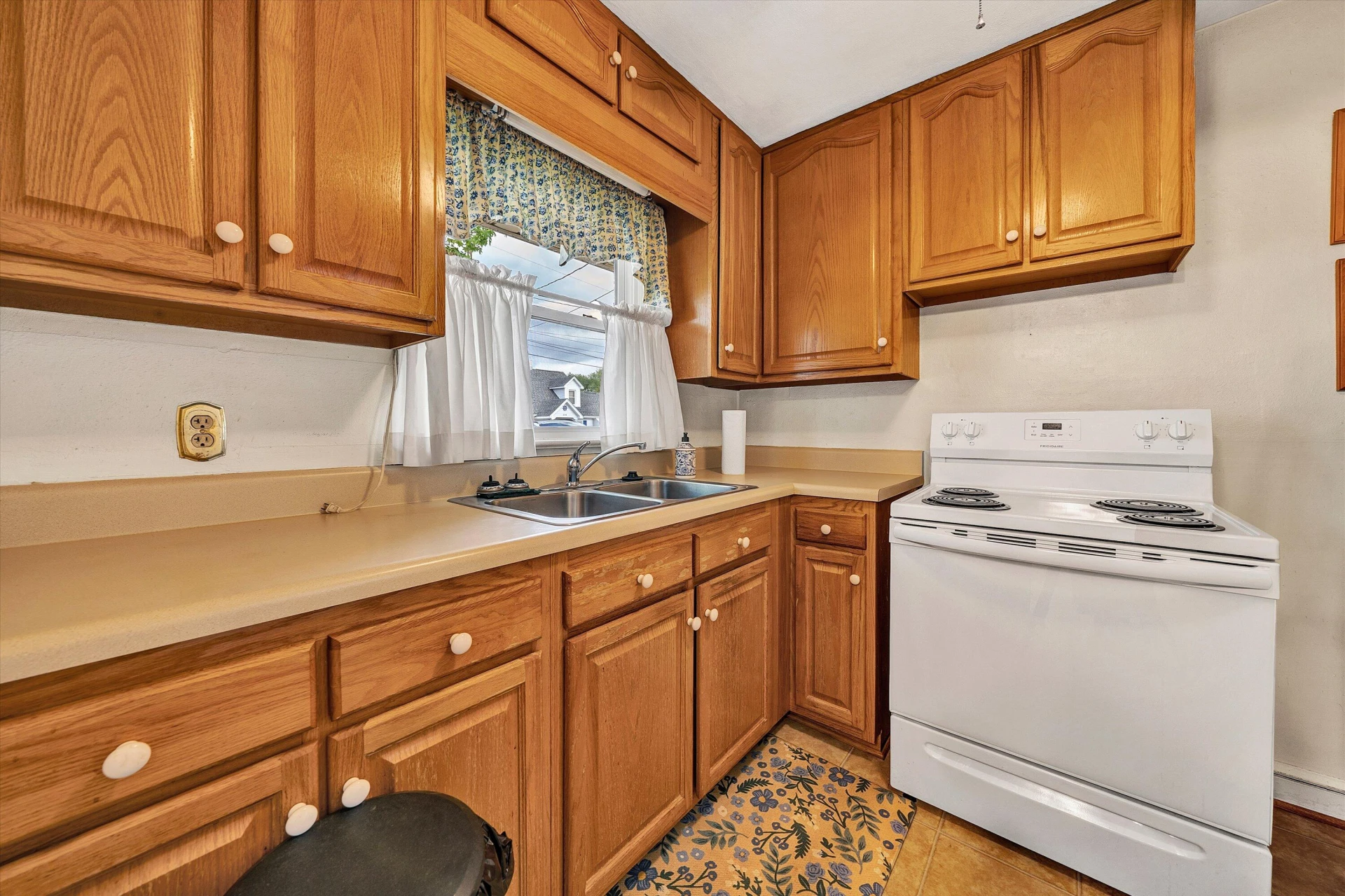2251 Moir ST - Photo 8