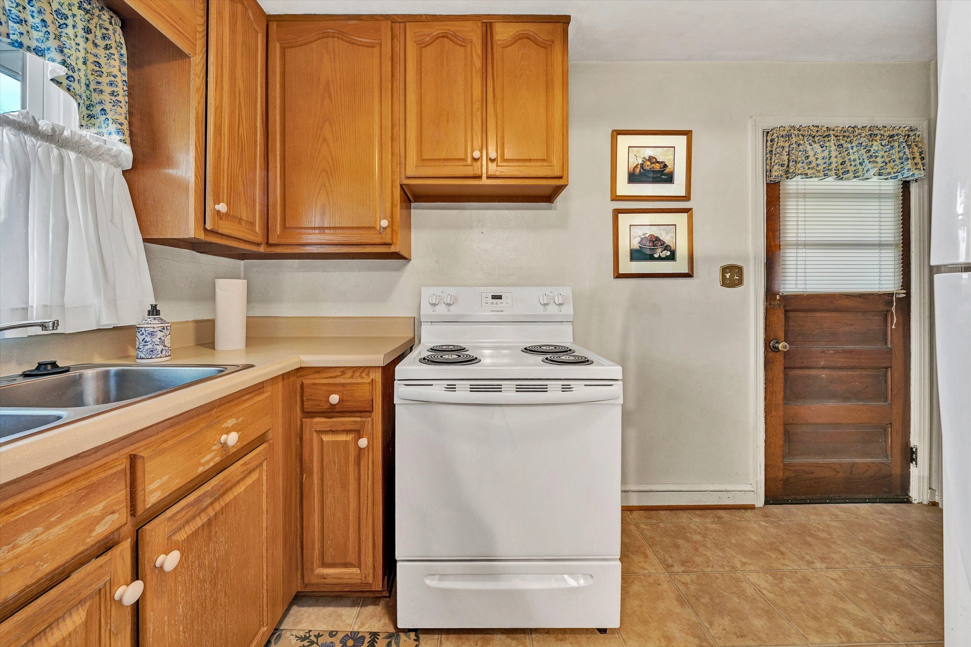 2251 Moir ST - Photo 9
