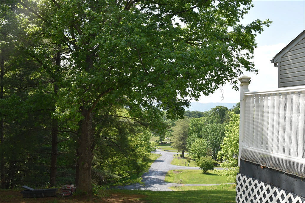 102 Keswick Farm RD - Photo 5