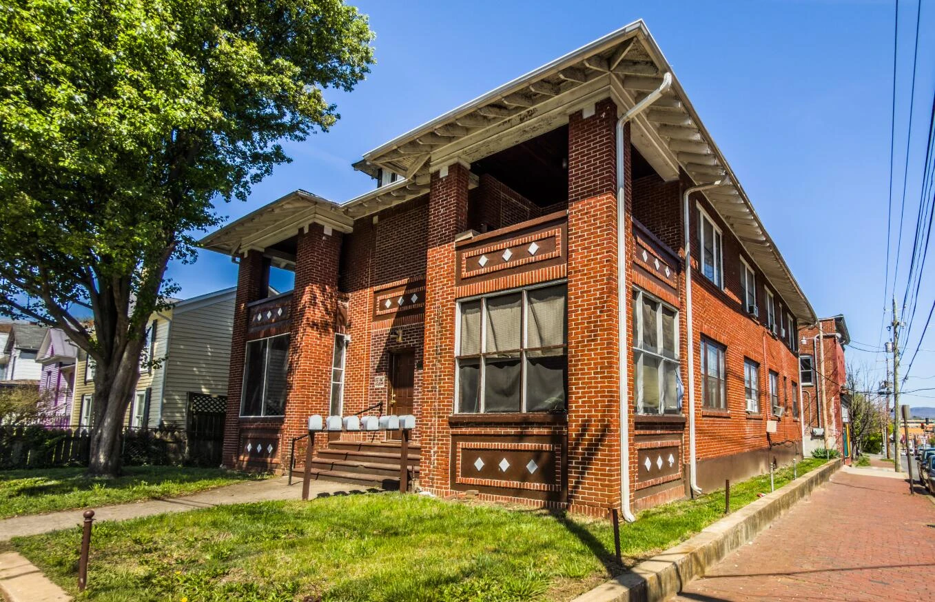 501 Mountain AVE