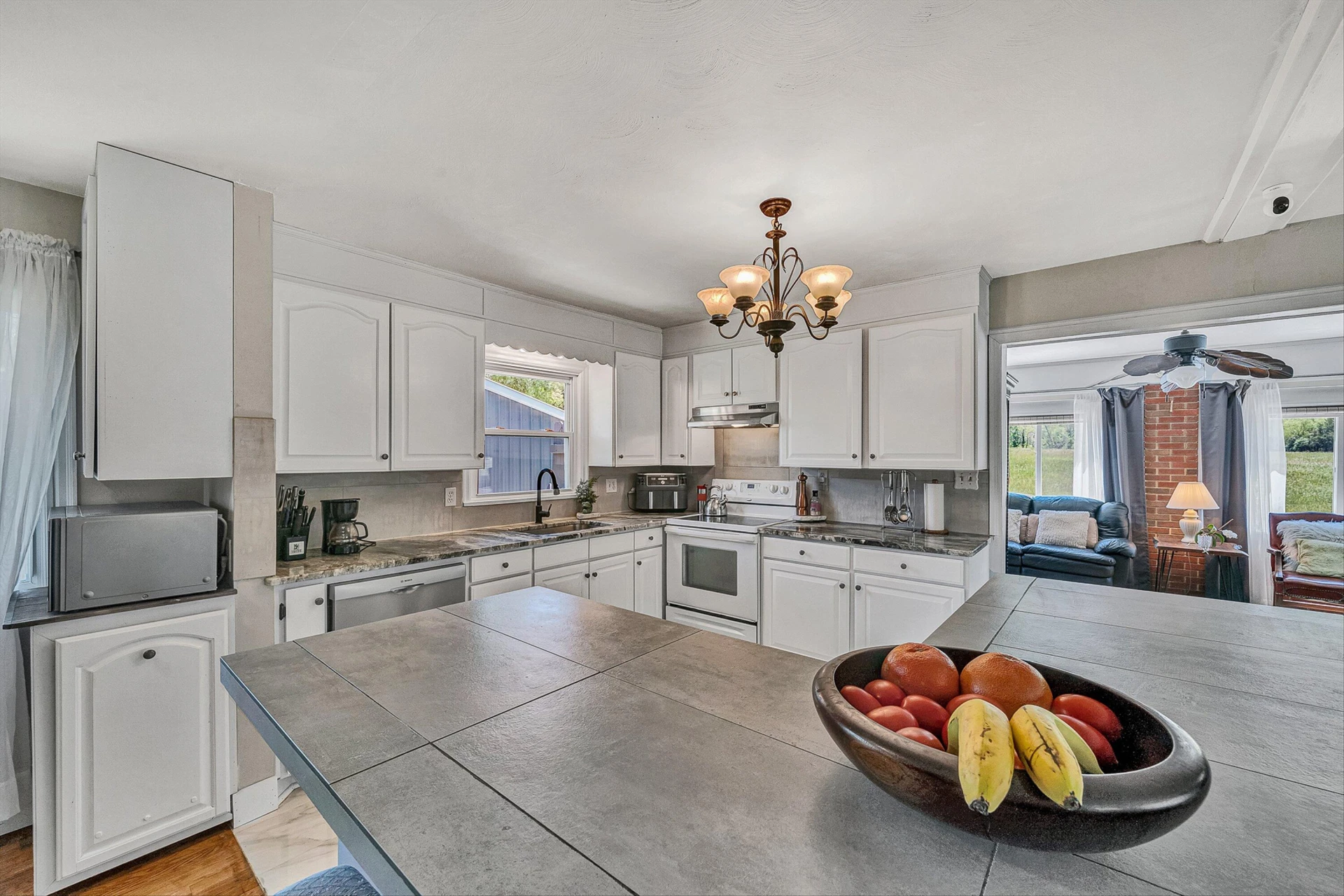 4758 Bandy RD - Photo 12