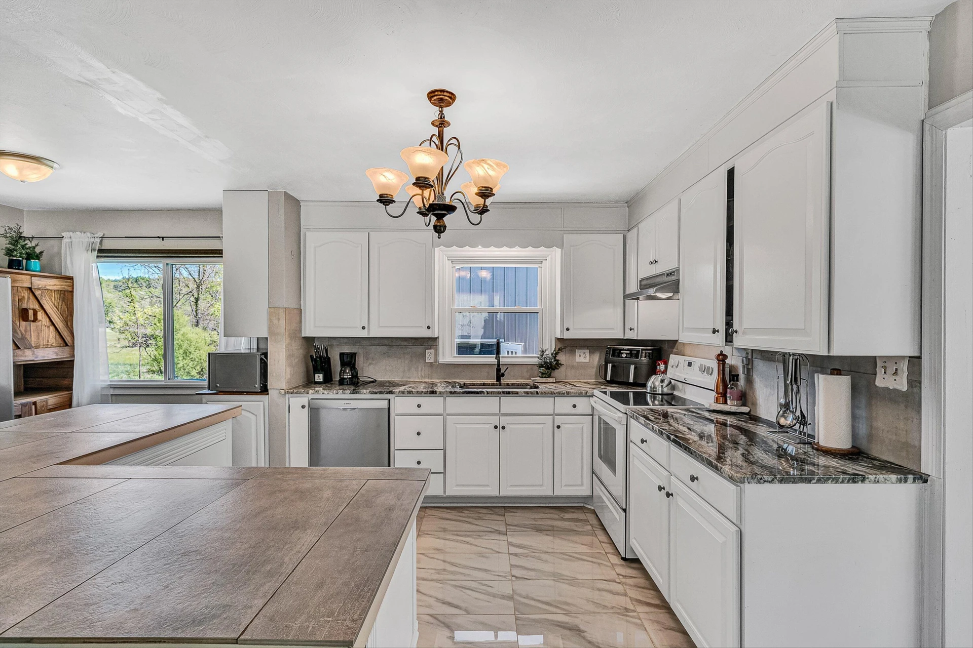 4758 Bandy RD - Photo 11