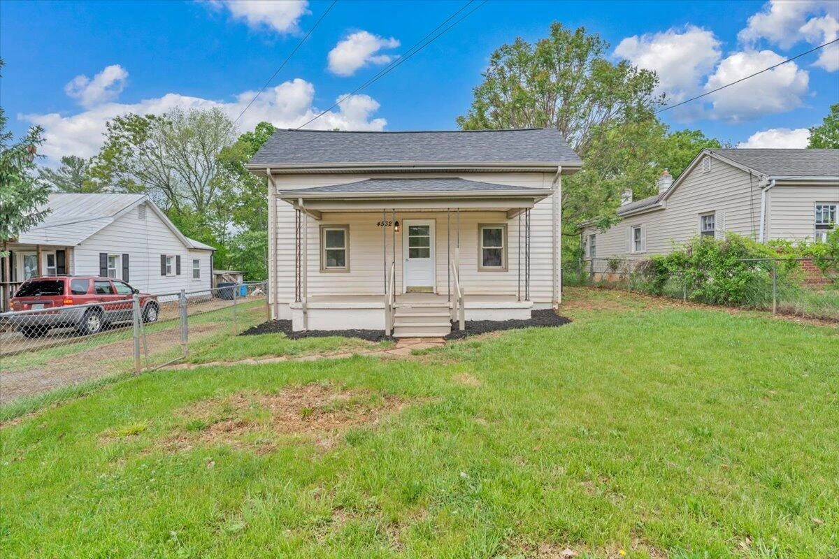 4532 Tacoma ST - Photo 2