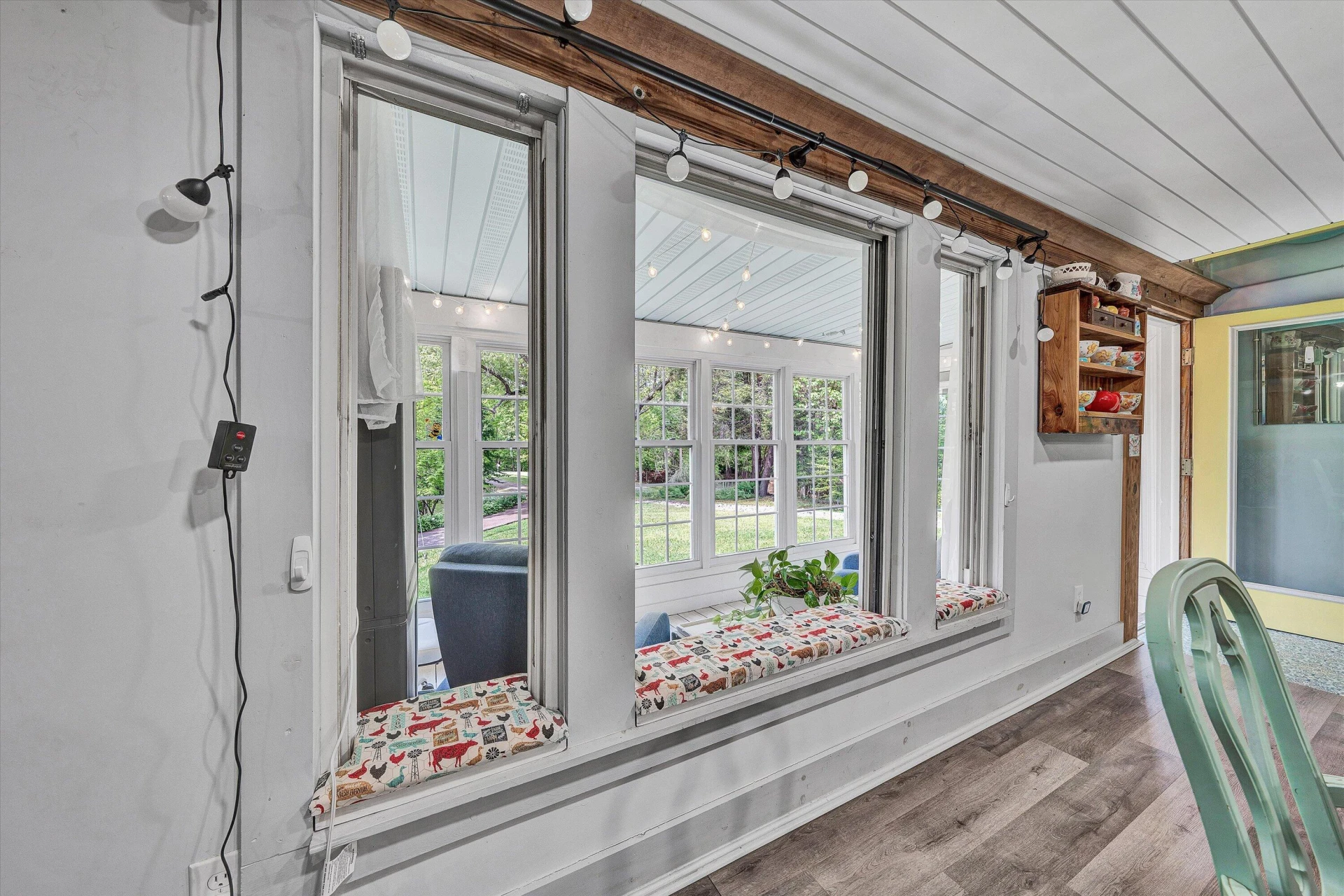 3913 Saul LN - Photo 11