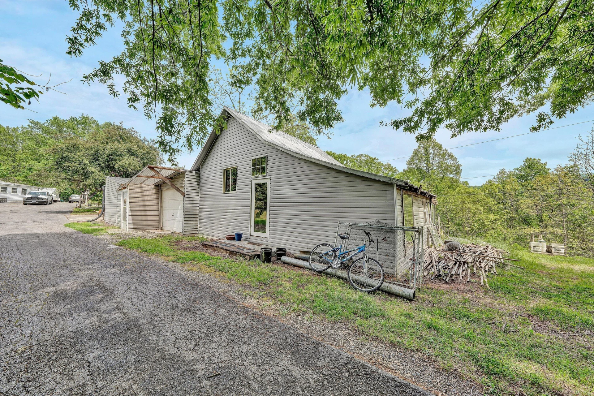 3913 Saul LN - Photo 38