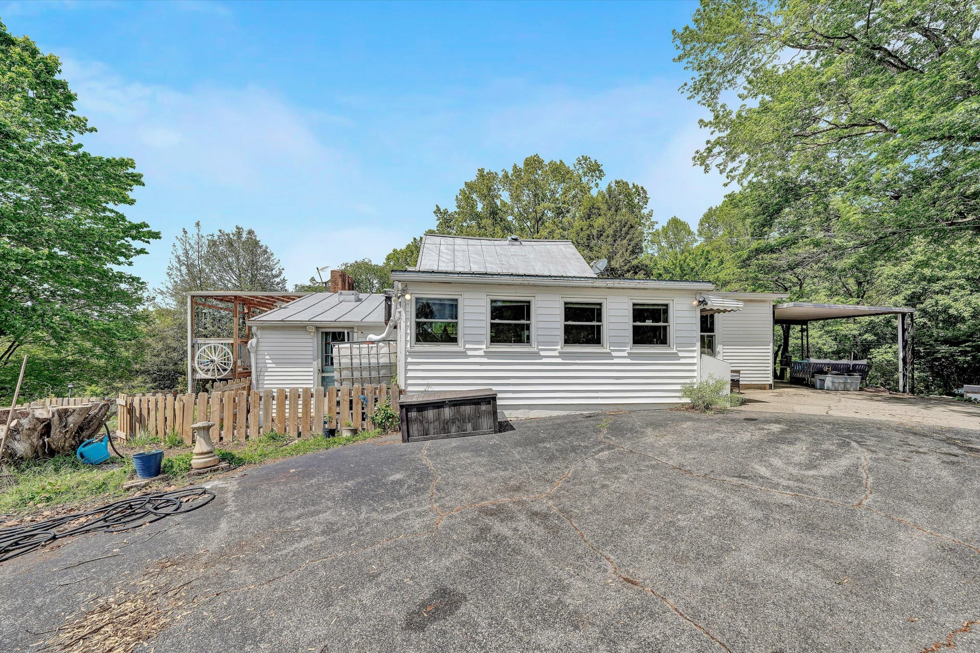 3913 Saul LN - Photo 49
