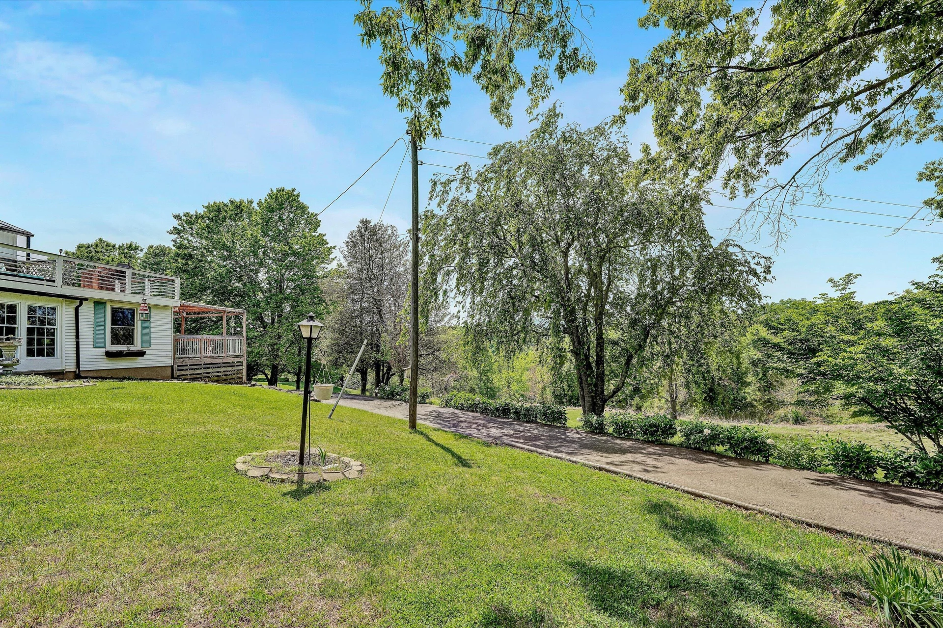 3913 Saul LN - Photo 50