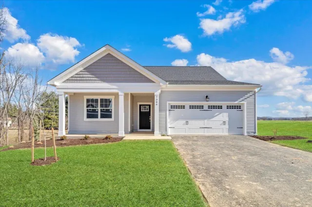 7380 King's Pointe DR, Fairlawn, VA, 24141