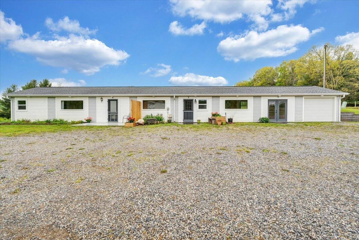 1011 Wilson Cemetery RD - Photo 2