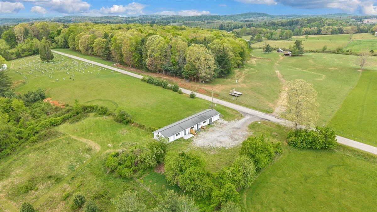 1011 Wilson Cemetery RD - Photo 4