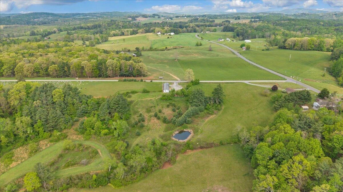 1011 Wilson Cemetery RD - Photo 5