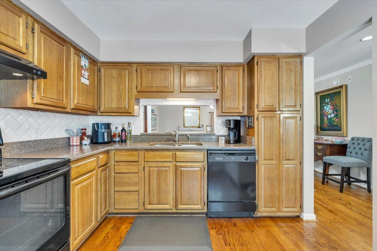 4732 Wembley PL - Photo 6