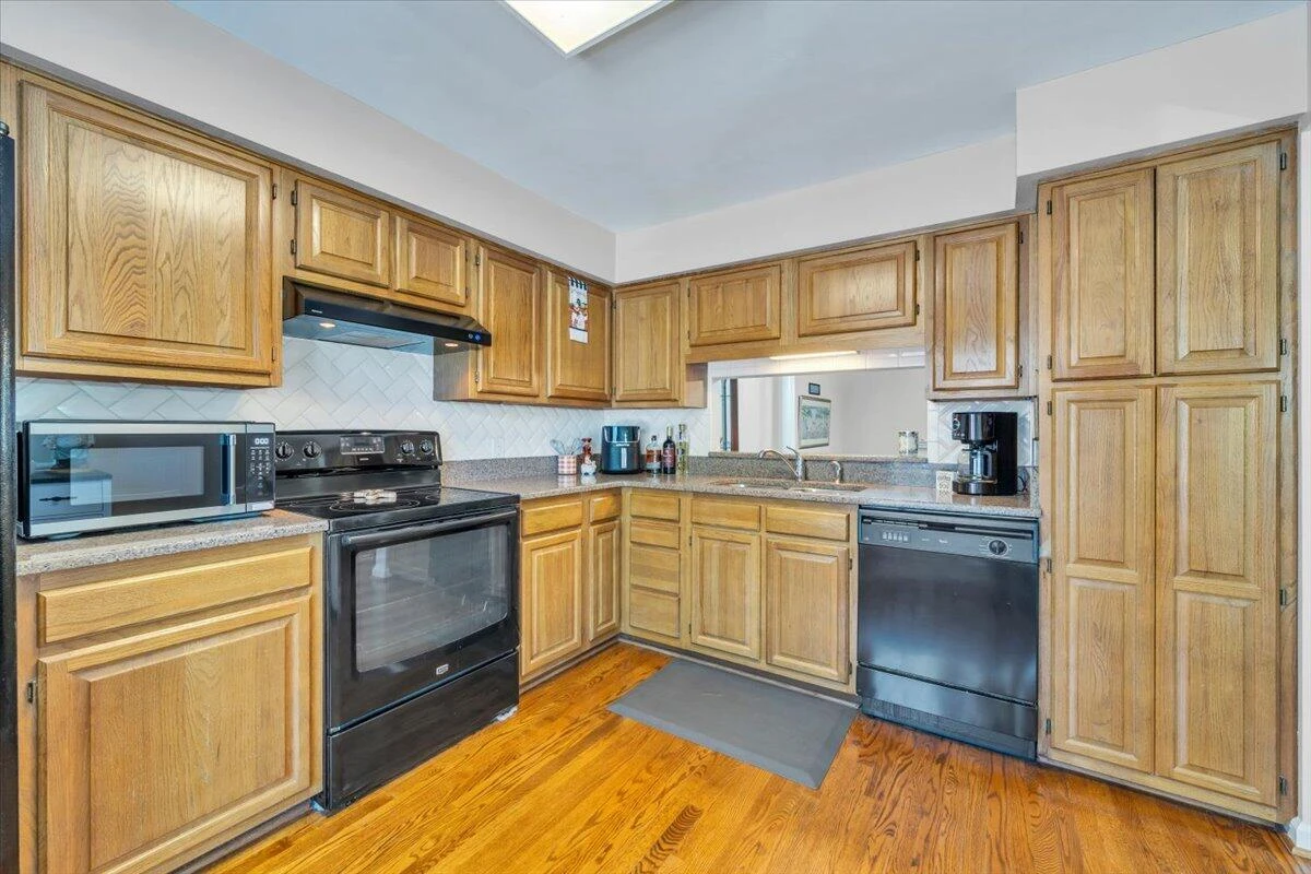 4732 Wembley PL - Photo 7