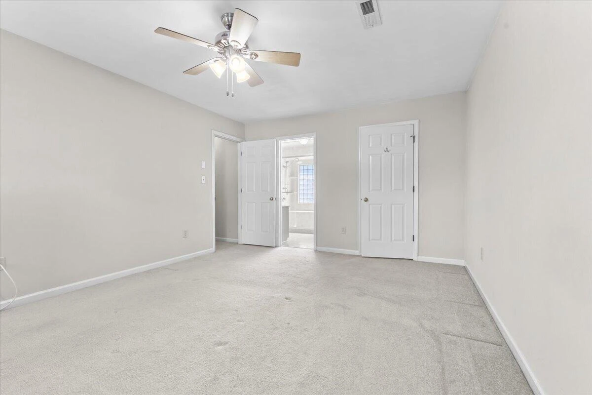 716 Debra LN - Photo 18