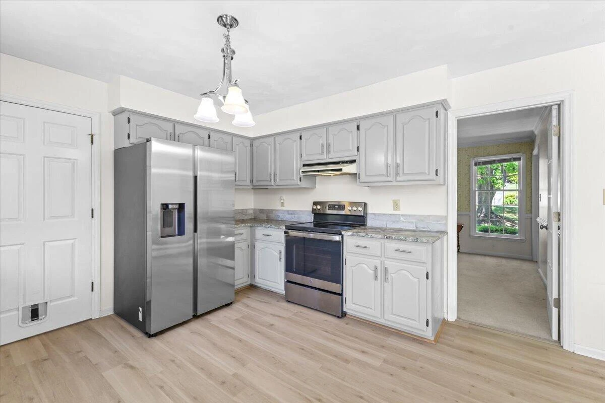 716 Debra LN - Photo 10