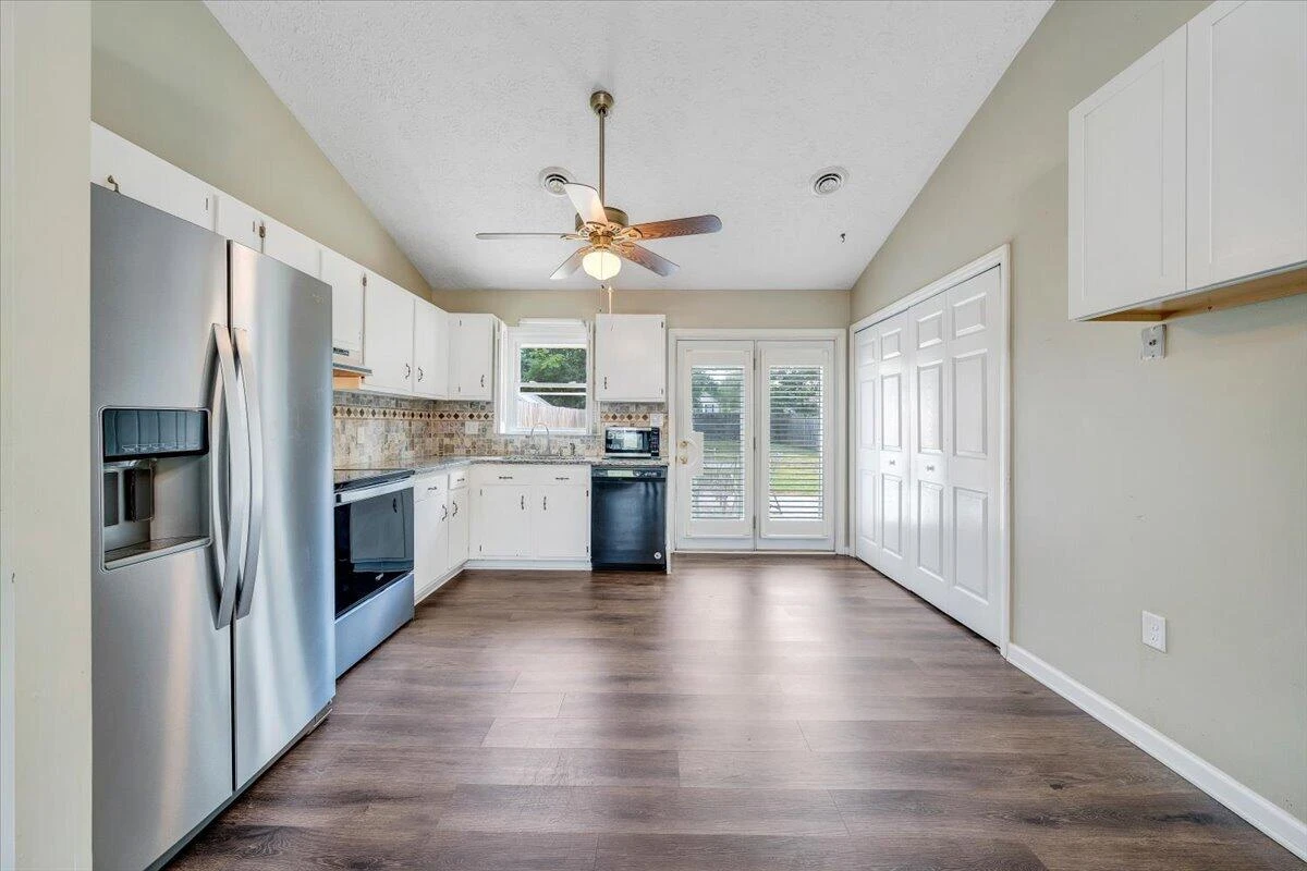 1333 Thomason RD - Photo 21