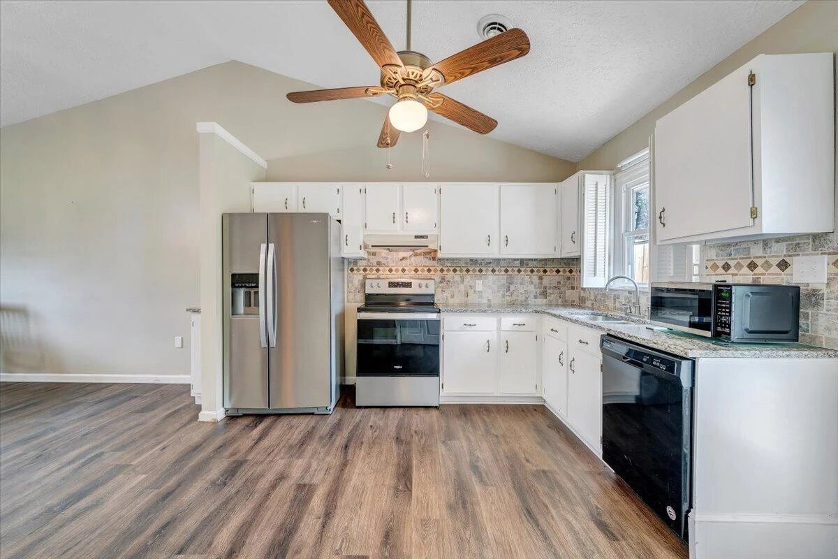 1333 Thomason RD - Photo 23