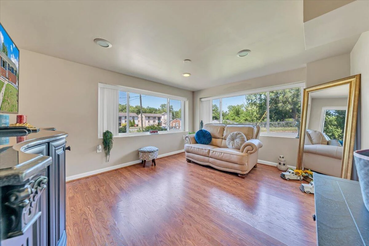 3922 Lilac AVE NW - Photo 18