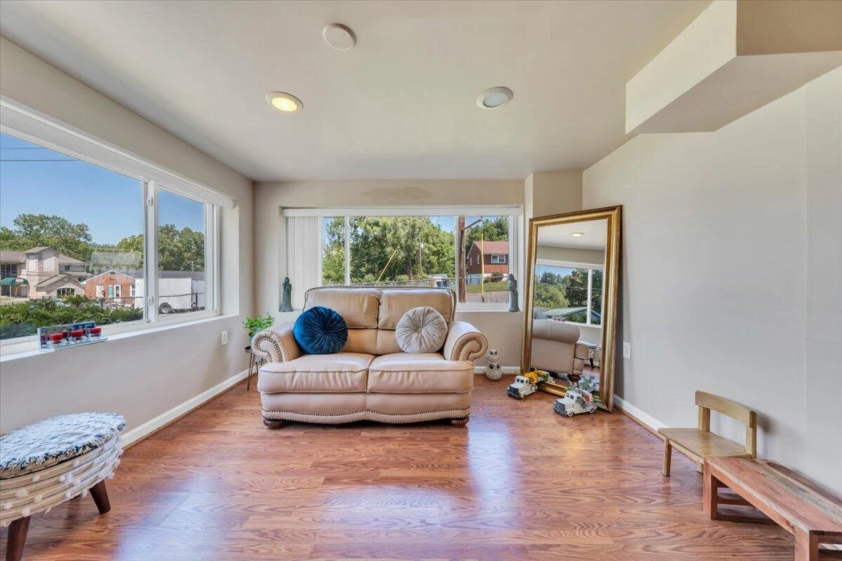 3922 Lilac AVE NW - Photo 19