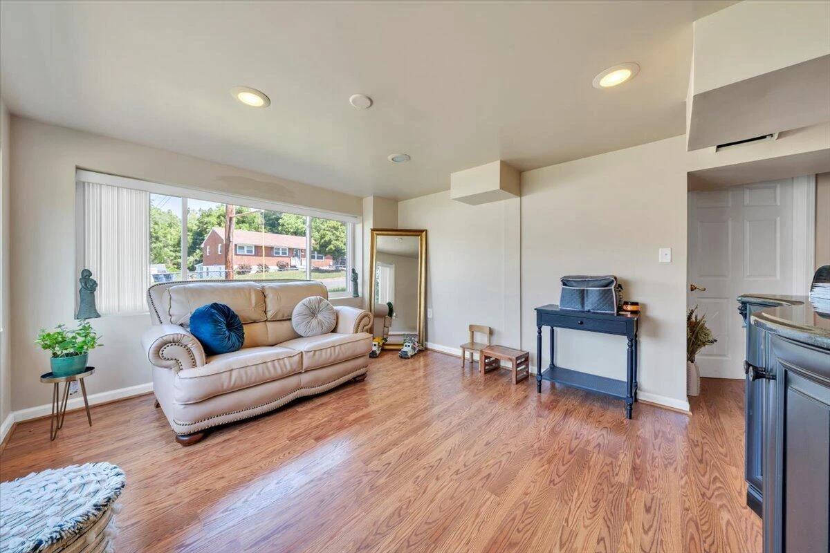 3922 Lilac AVE NW - Photo 20