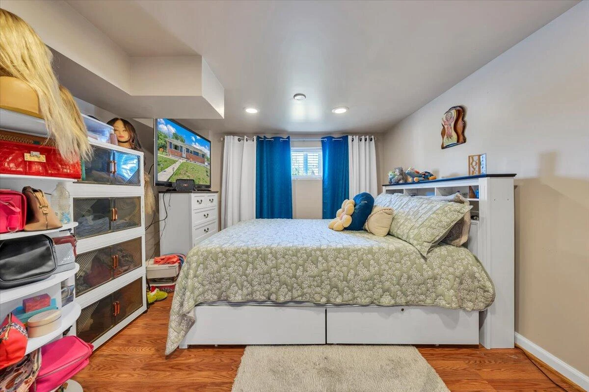 3922 Lilac AVE NW - Photo 22