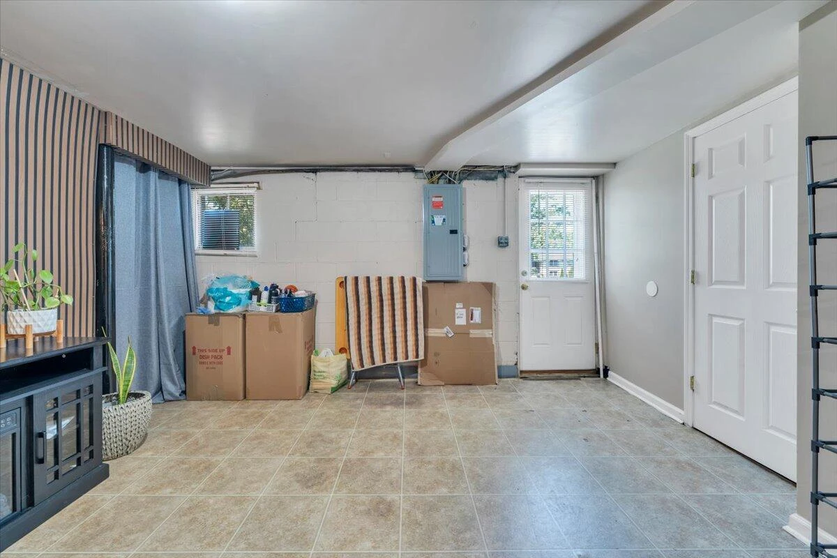 3922 Lilac AVE NW - Photo 26