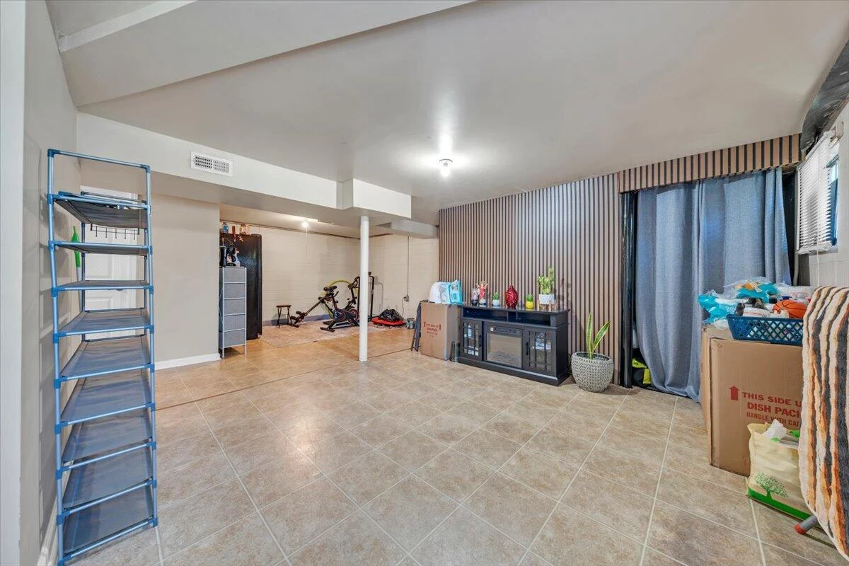 3922 Lilac AVE NW - Photo 27