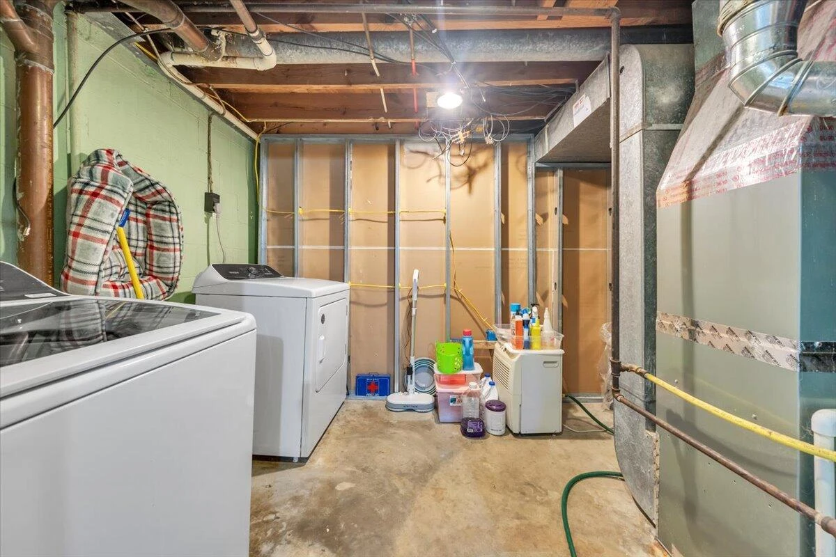 3922 Lilac AVE NW - Photo 28