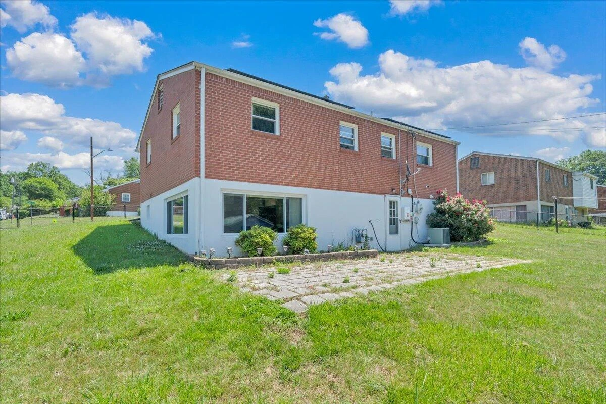 3922 Lilac AVE NW - Photo 30
