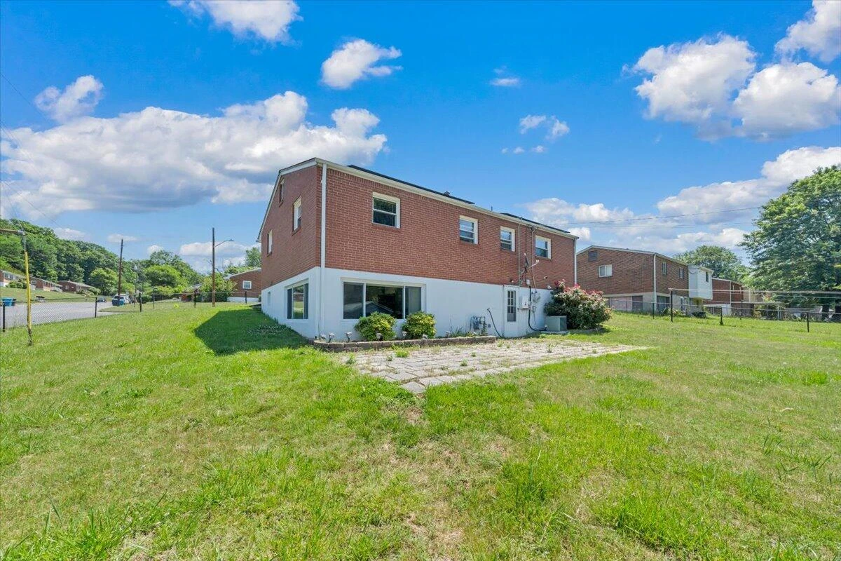 3922 Lilac AVE NW - Photo 31