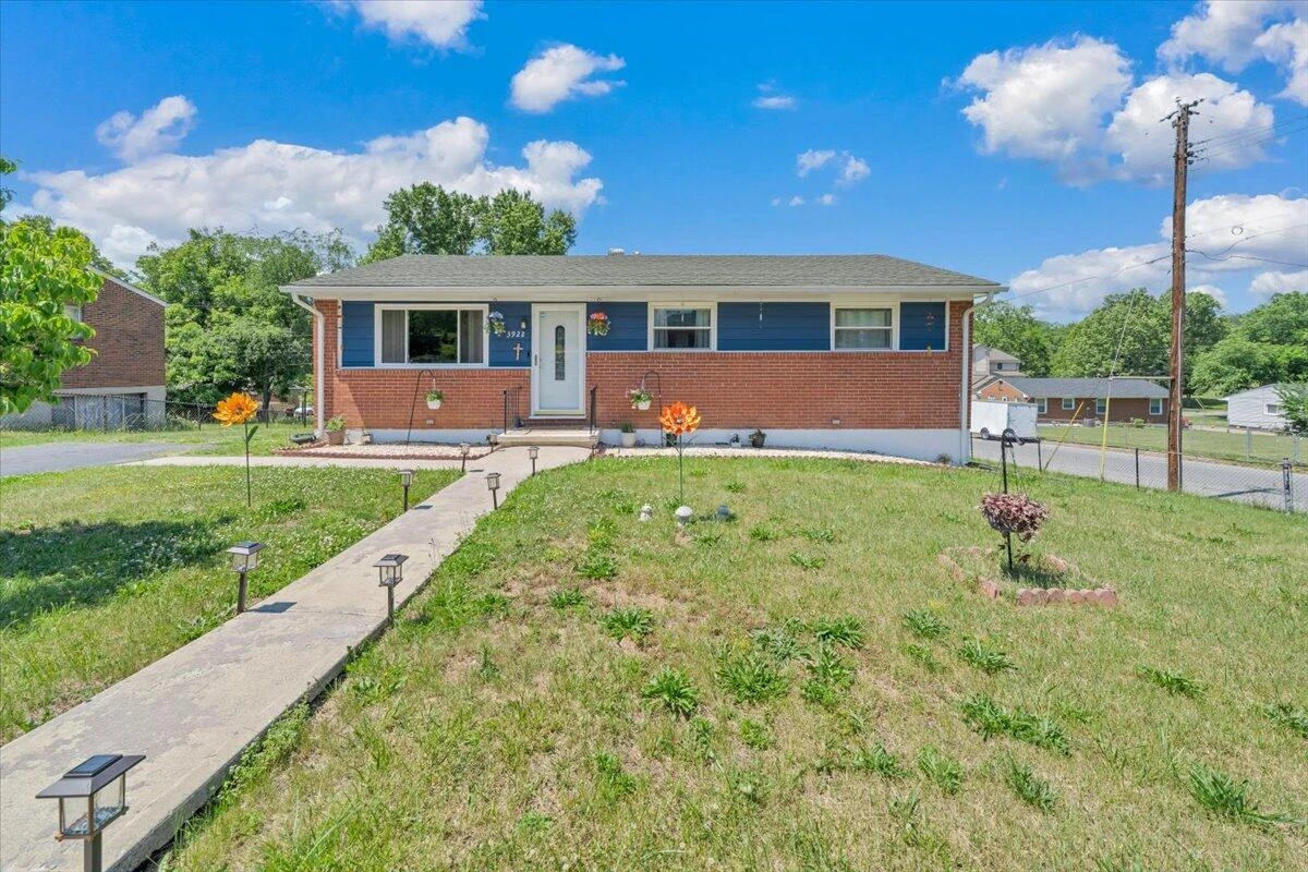3922 Lilac AVE NW - Photo 40