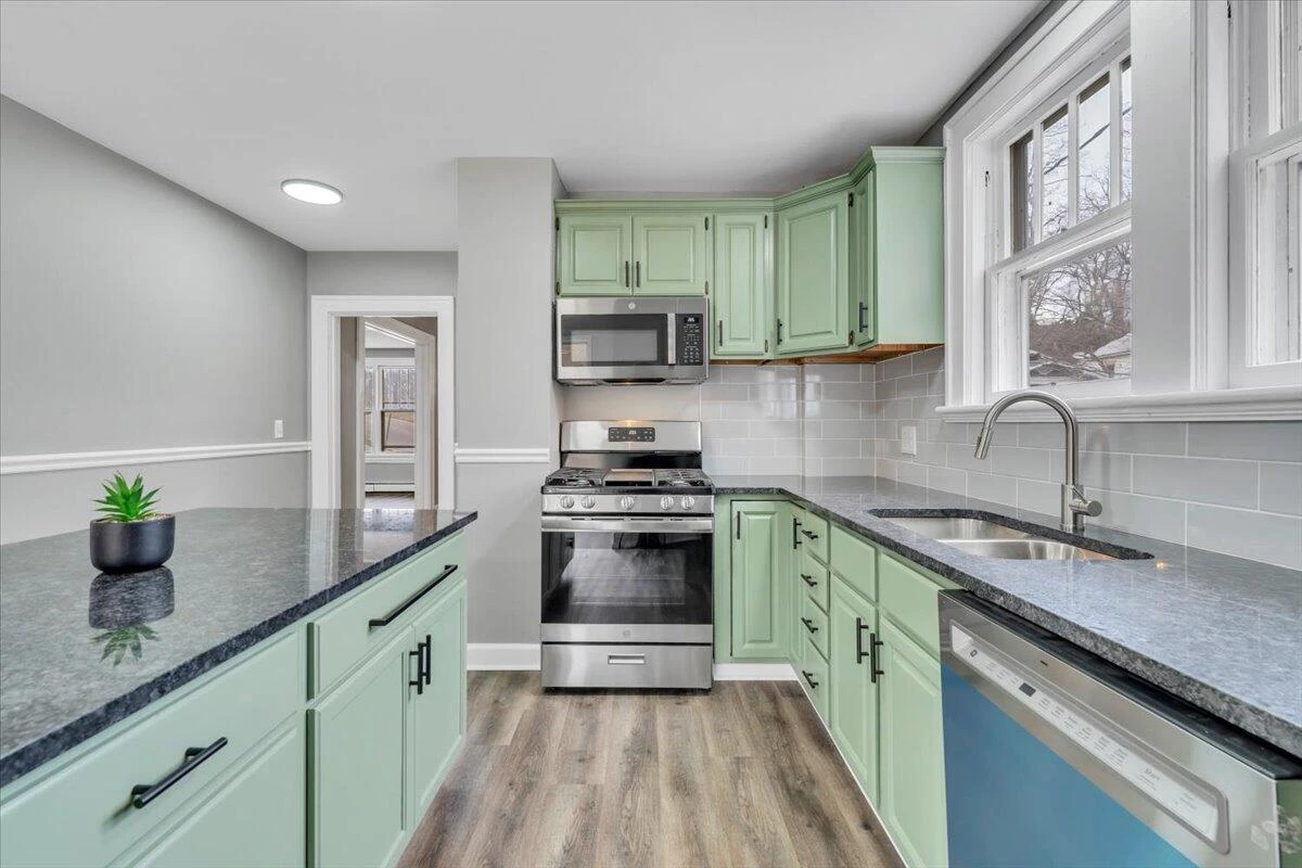 1226 Kerns AVE - Photo 19