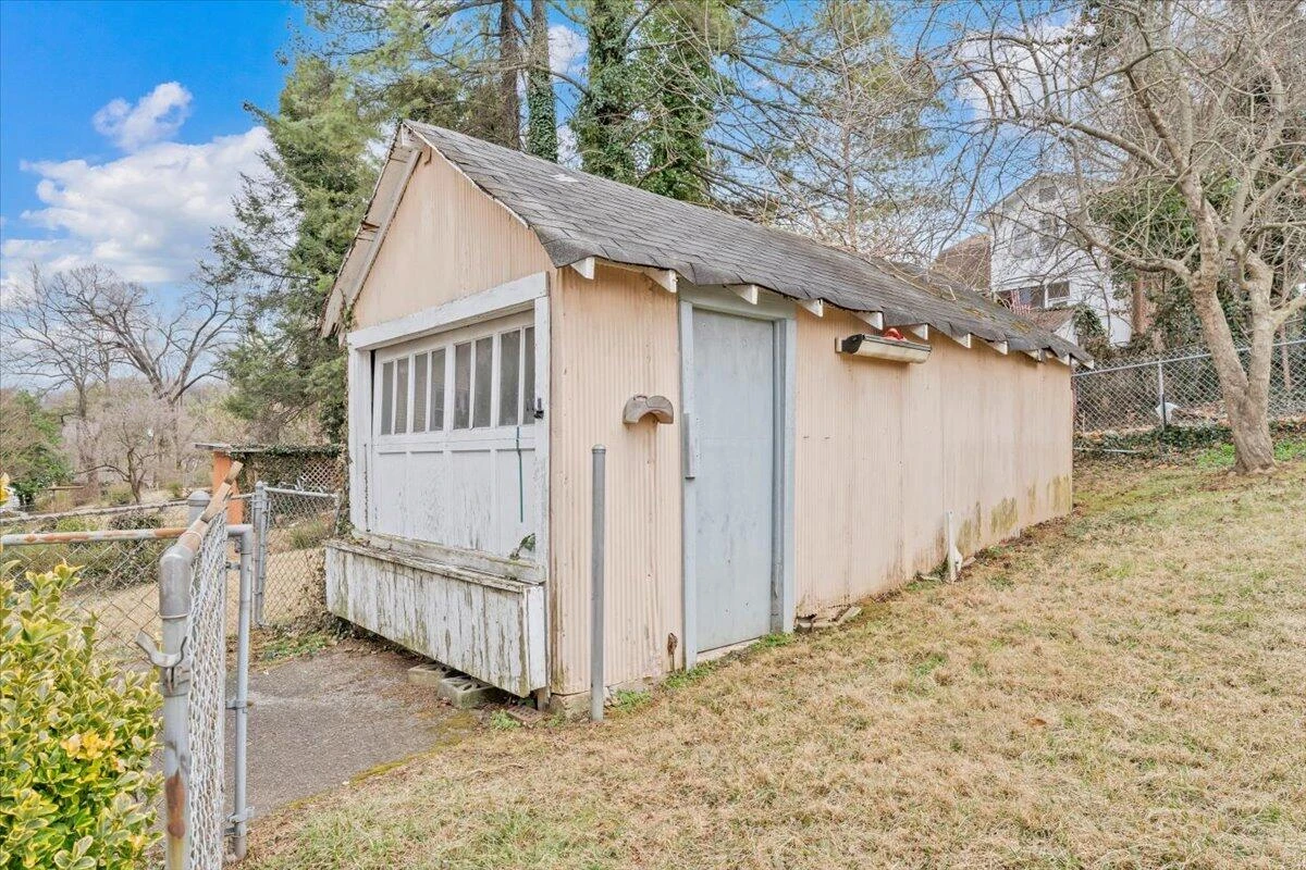 1226 Kerns AVE - Photo 52