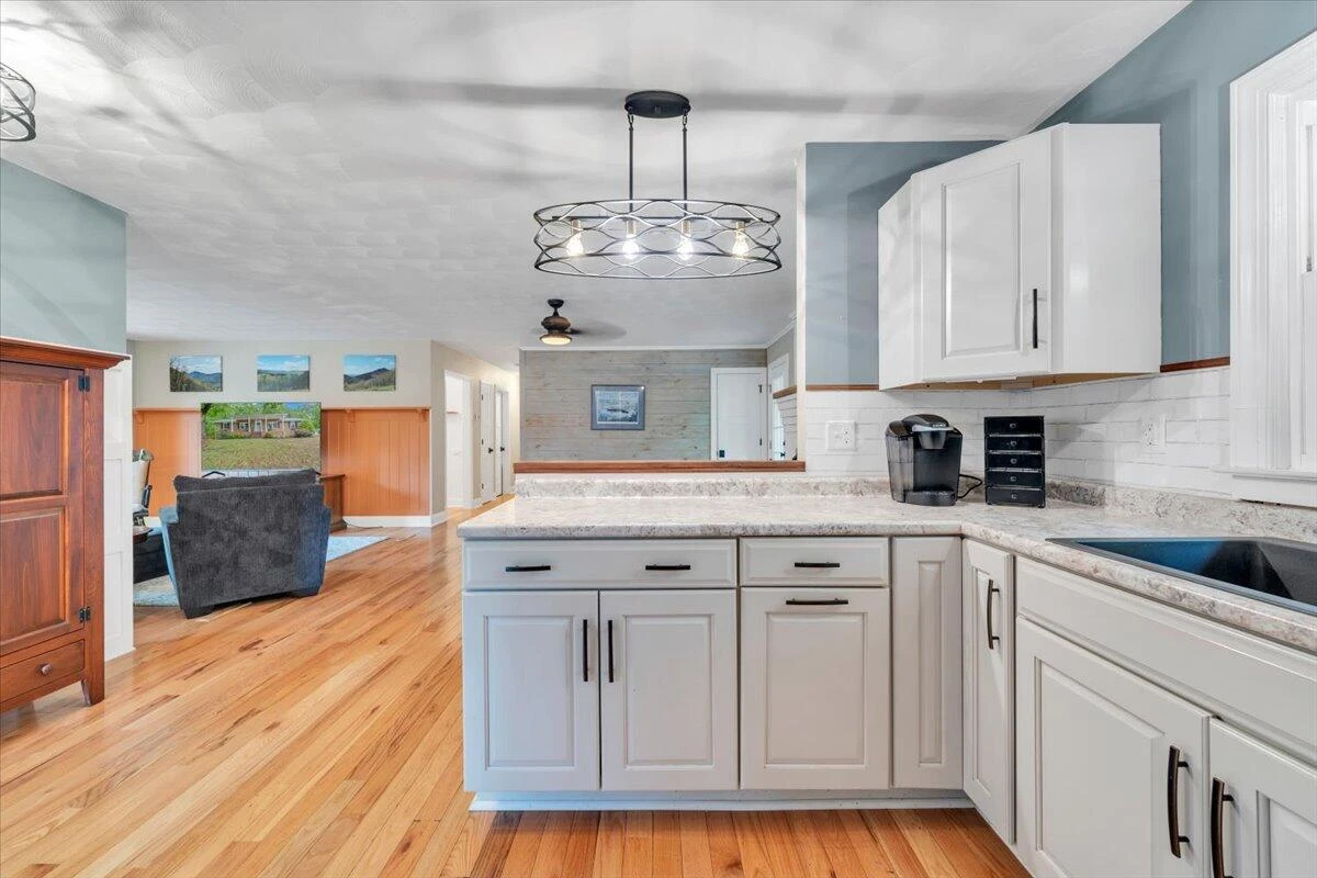 2030 Surrey LN - Photo 14