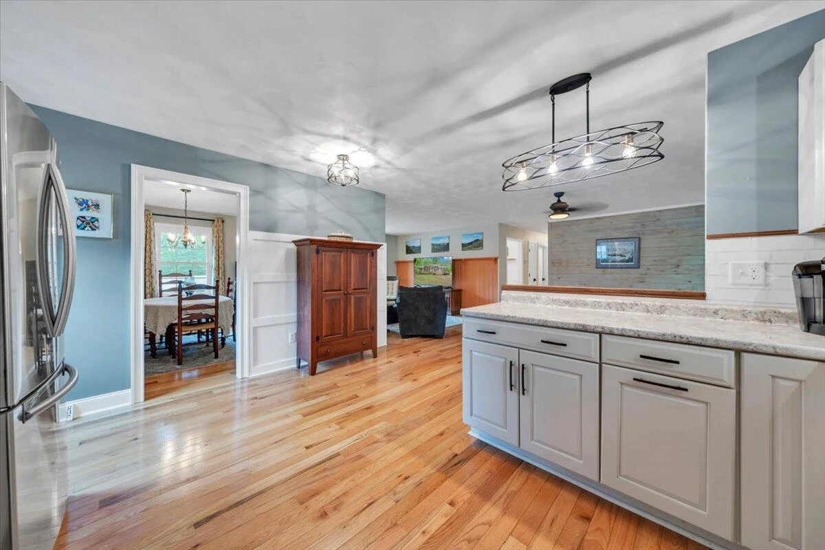 2030 Surrey LN - Photo 18