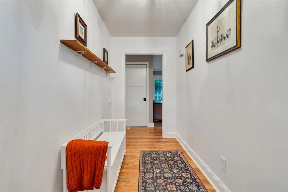 2030 Surrey LN - Photo 19