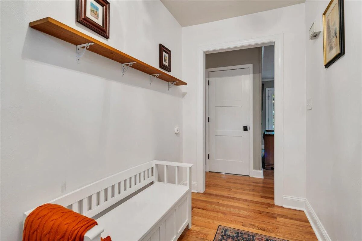 2030 Surrey LN - Photo 20