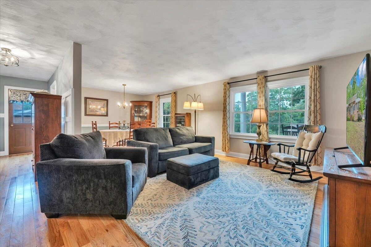2030 Surrey LN - Photo 26