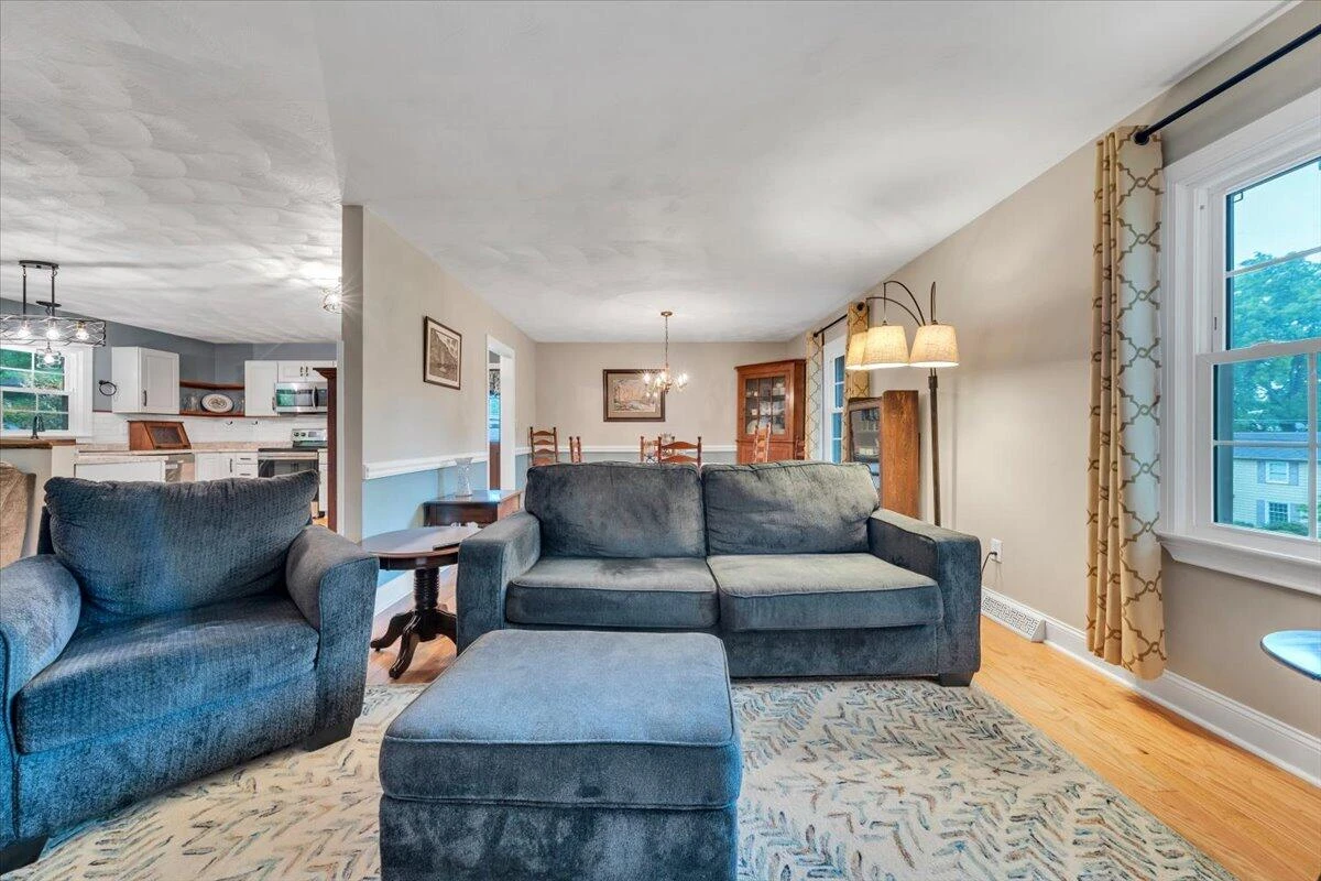 2030 Surrey LN - Photo 30