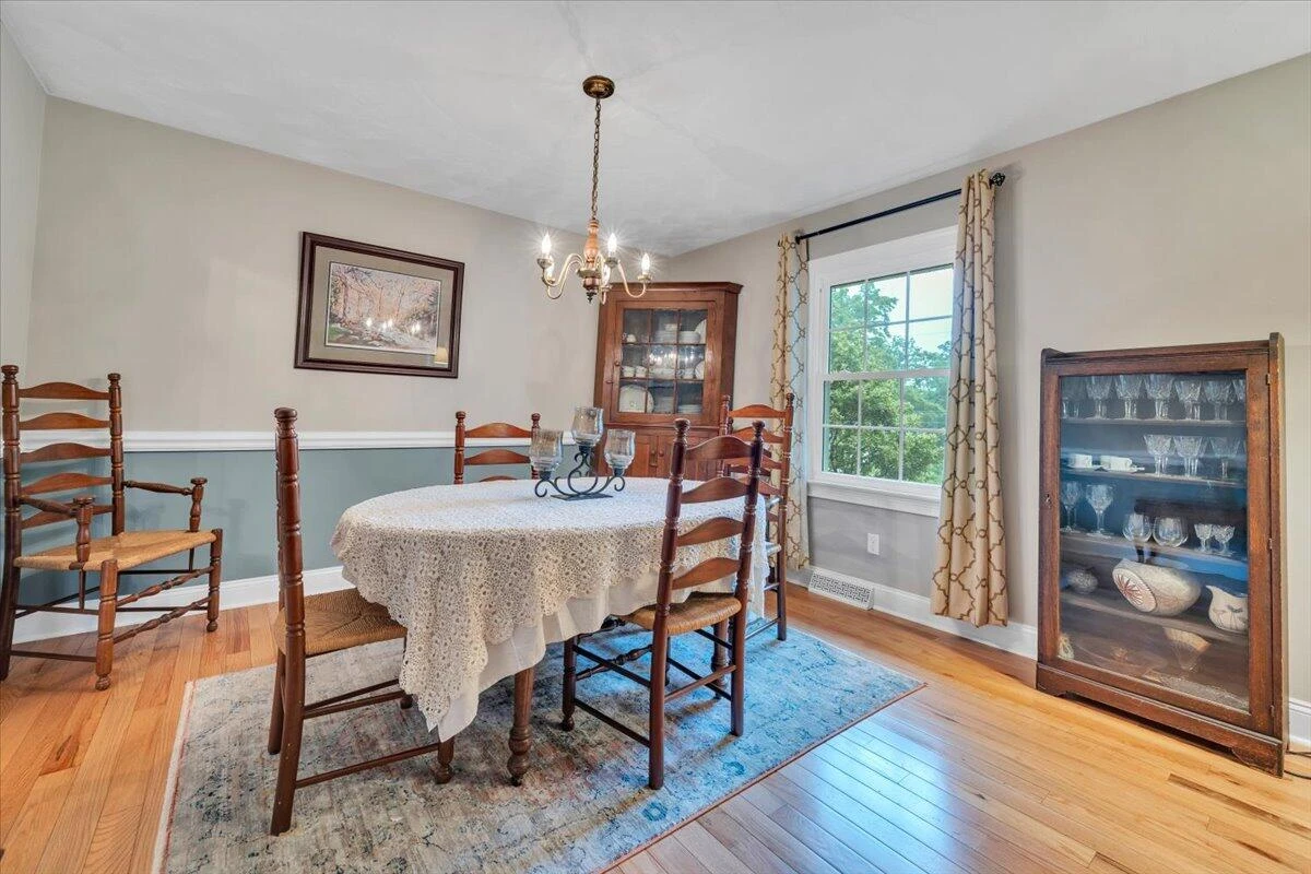 2030 Surrey LN - Photo 31