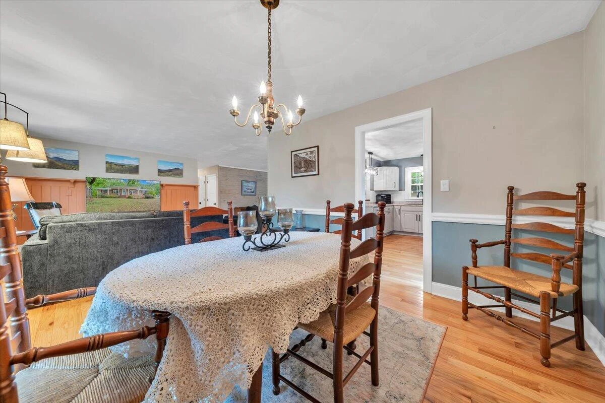 2030 Surrey LN - Photo 33