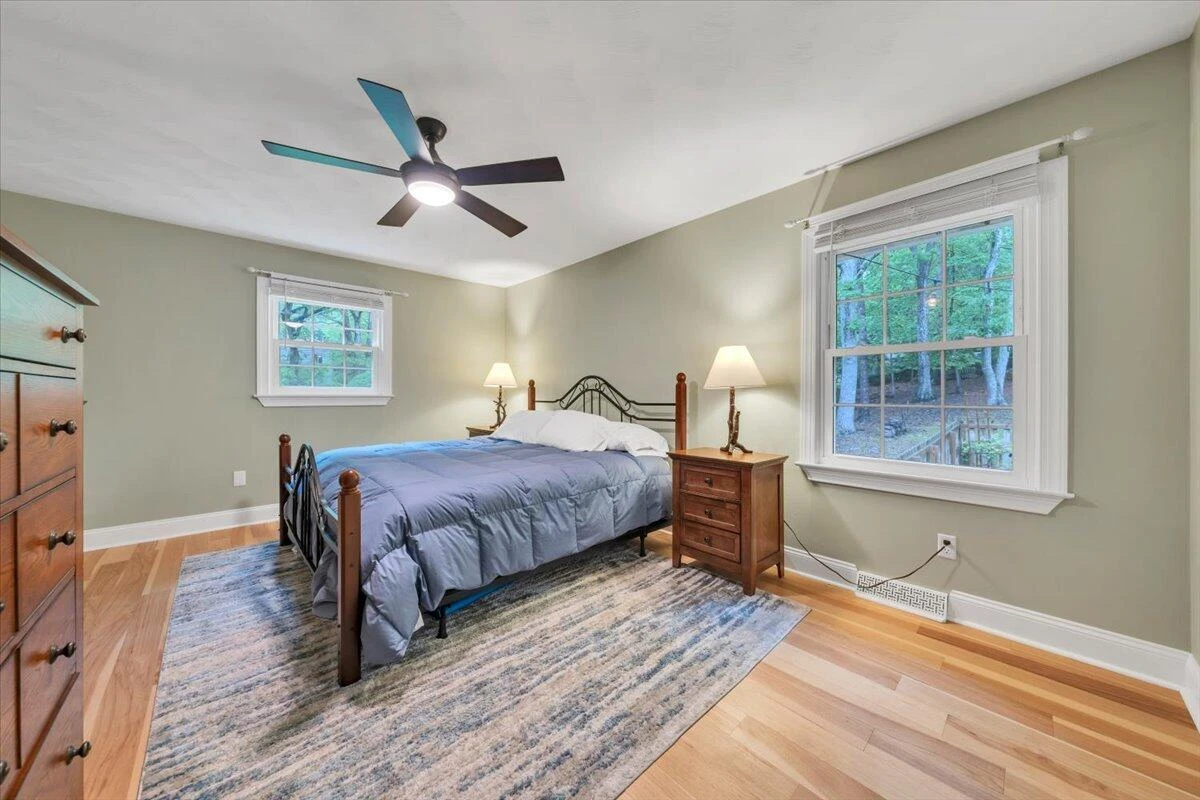 2030 Surrey LN - Photo 35