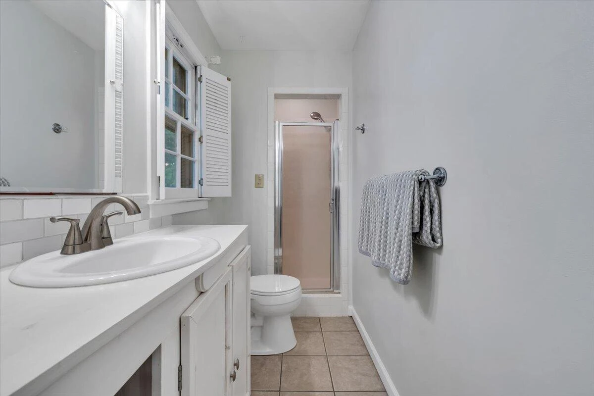 2030 Surrey LN - Photo 39