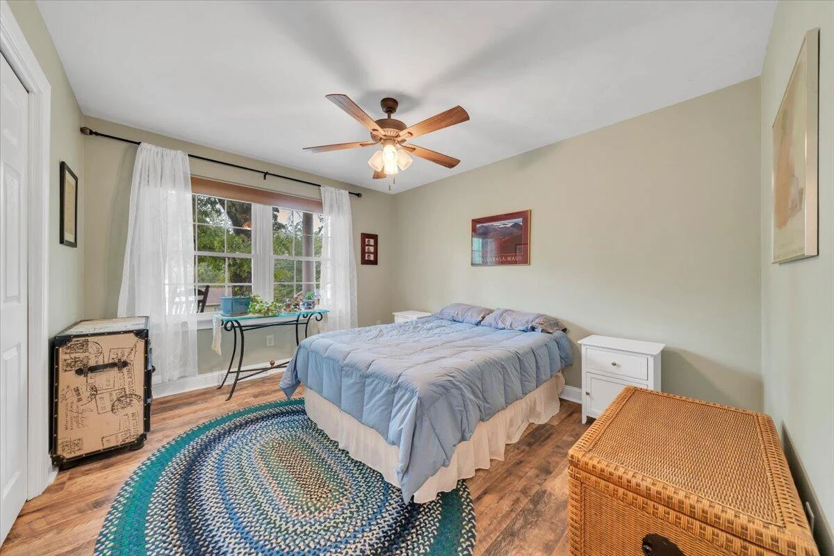 2030 Surrey LN - Photo 40