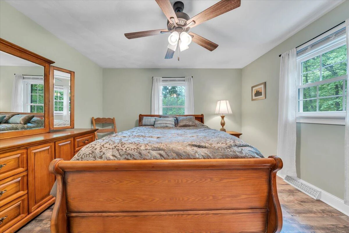 2030 Surrey LN - Photo 44