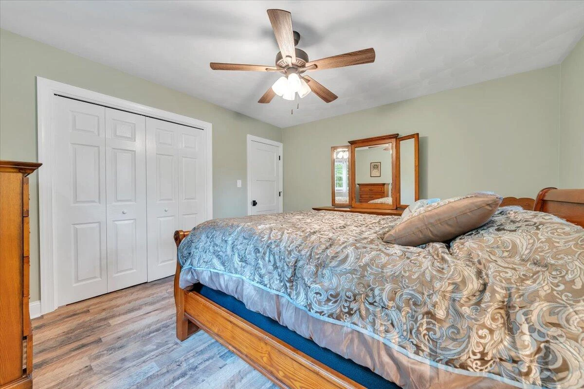 2030 Surrey LN - Photo 45
