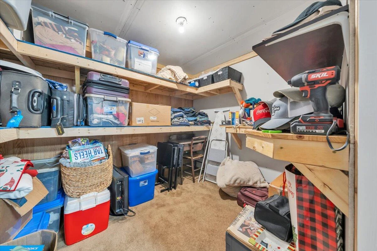 2030 Surrey LN - Photo 65