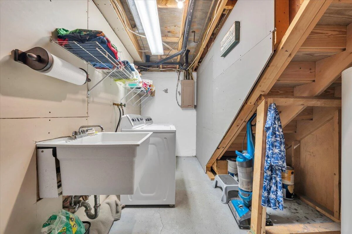 2030 Surrey LN - Photo 66