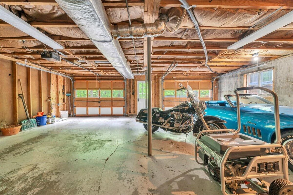2030 Surrey LN - Photo 67